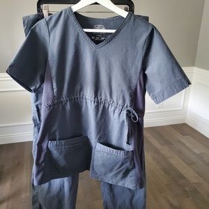 Maternity scrubs